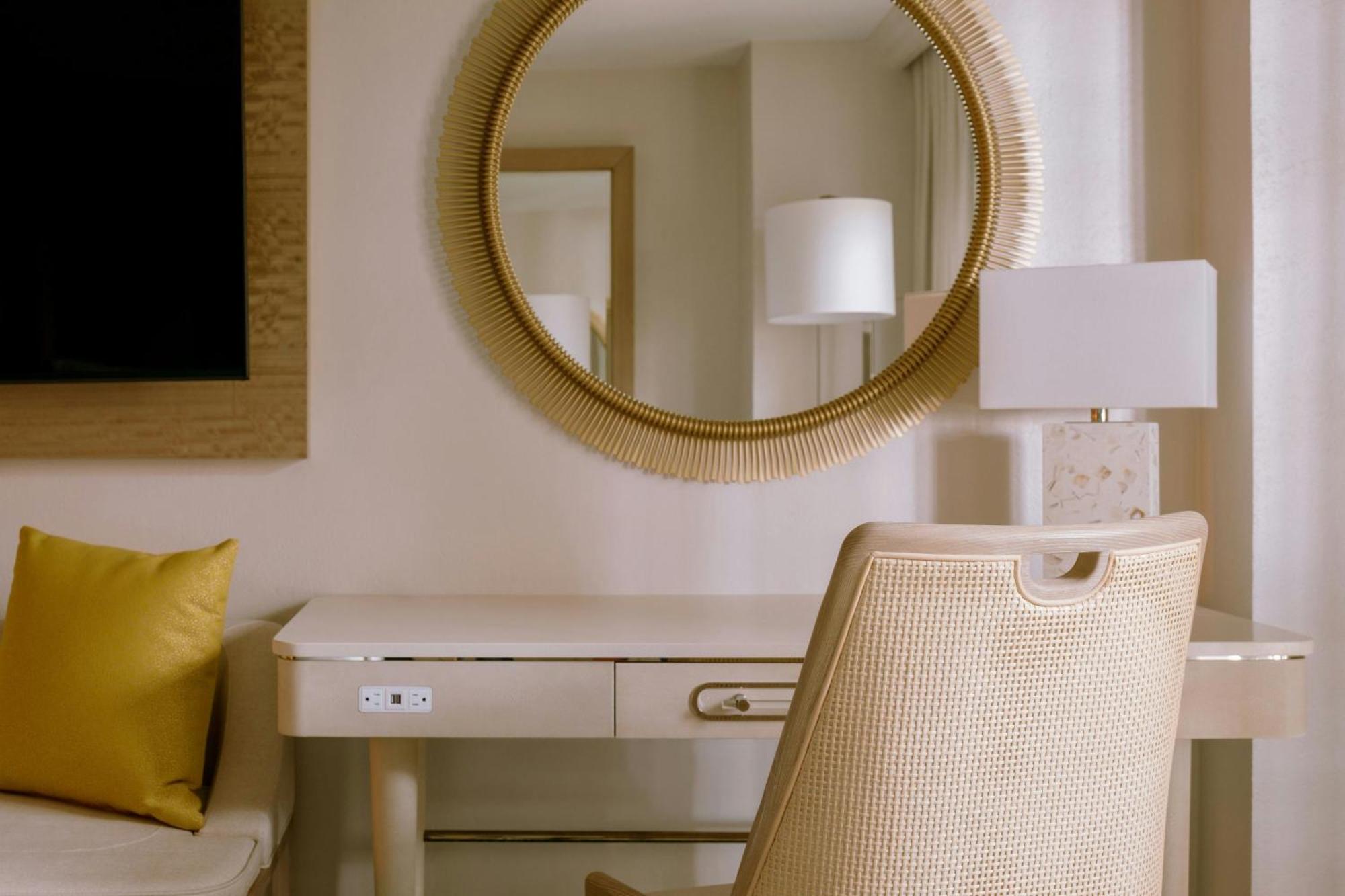 Queen Room with Two Queen Beds Florida View